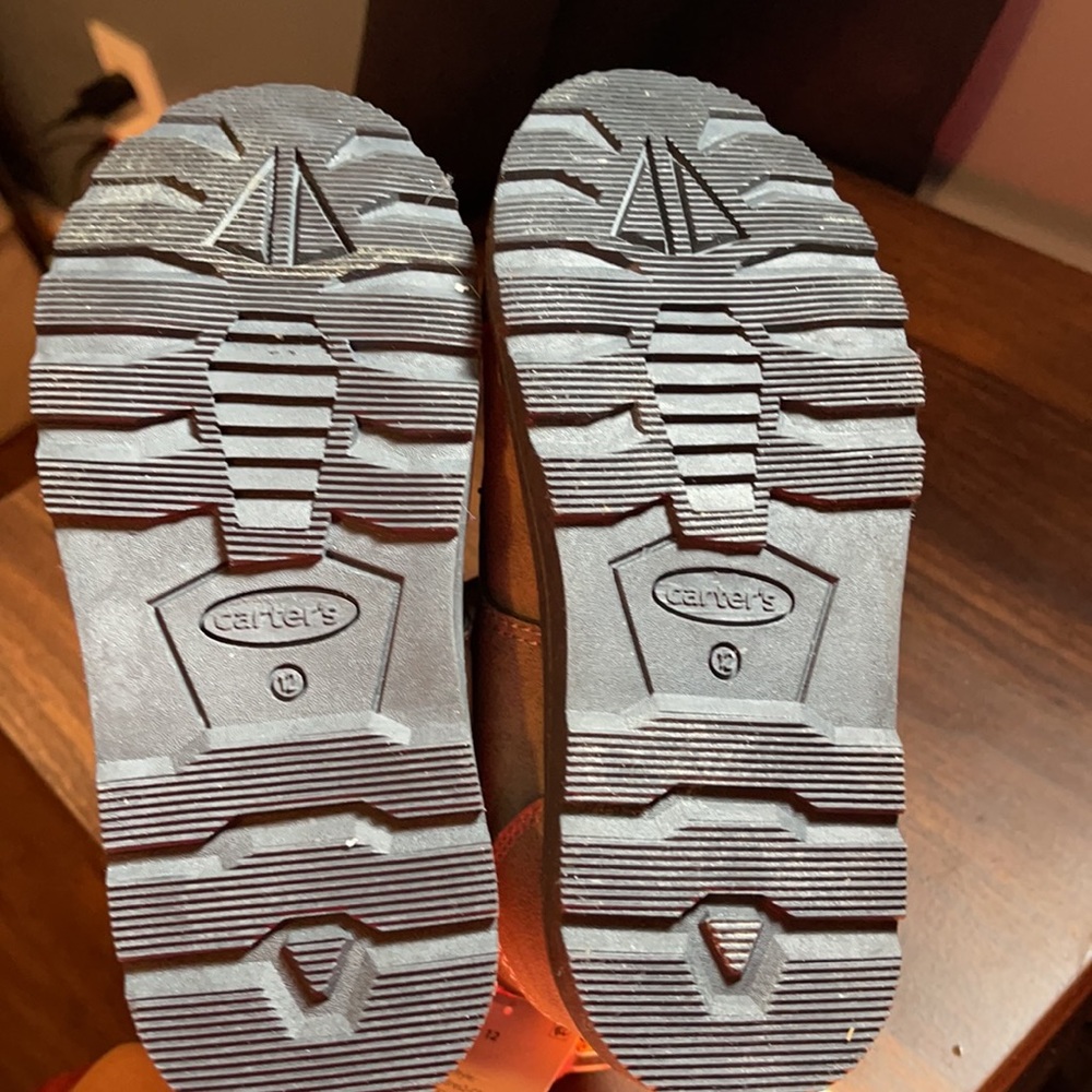 Carter’s boots - Picture 3 of 4